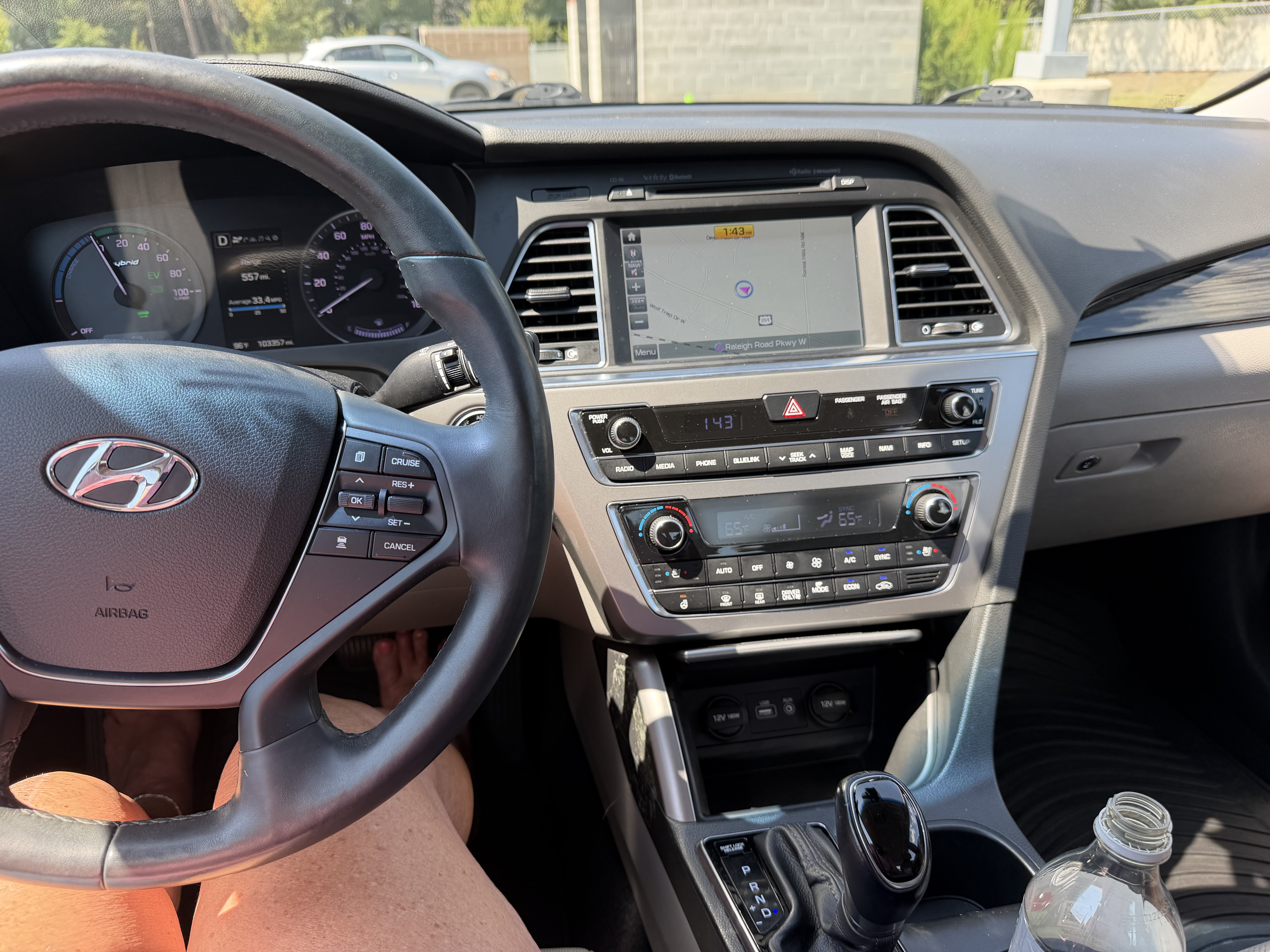 Used 2016 Hyundai Sonata Limited w/ Option Group 02 FWD image 23