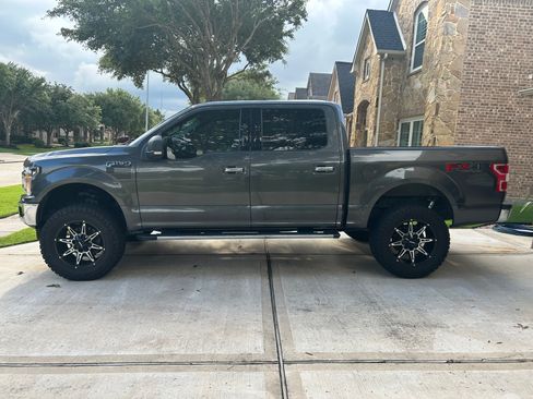Used 2018 Ford F150 XLT w/ Equipment Group 302A Luxury AWD/4WD image 2