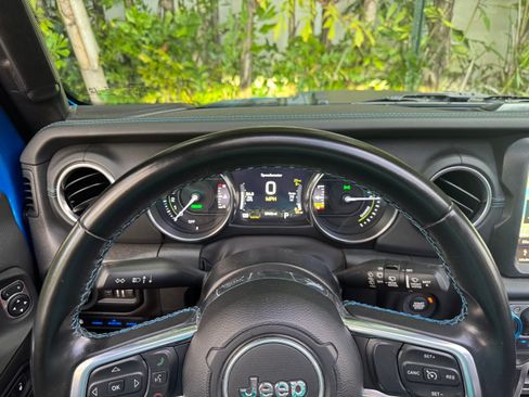 Used 2022 Jeep Wrangler Unlimited Rubicon 4xe image 13