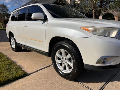 Used 2011 Toyota Highlander SE