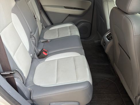 Used 2019 Chevrolet Blazer LT w/ LPO, Sport Package AWD/4WD image 6