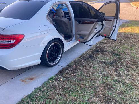 Used 2012 Mercedes-Benz C 250 Sedan image 11