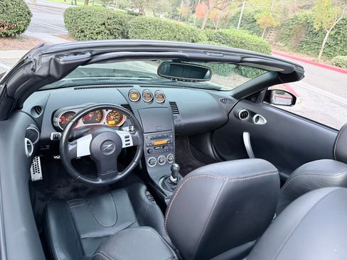 Used 2005 Nissan 350Z Touring image 22