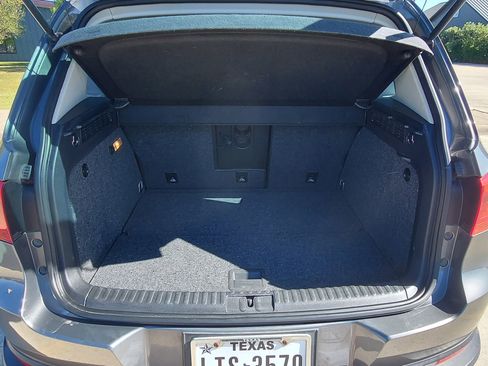 Used 2014 Volkswagen Tiguan SE image 17