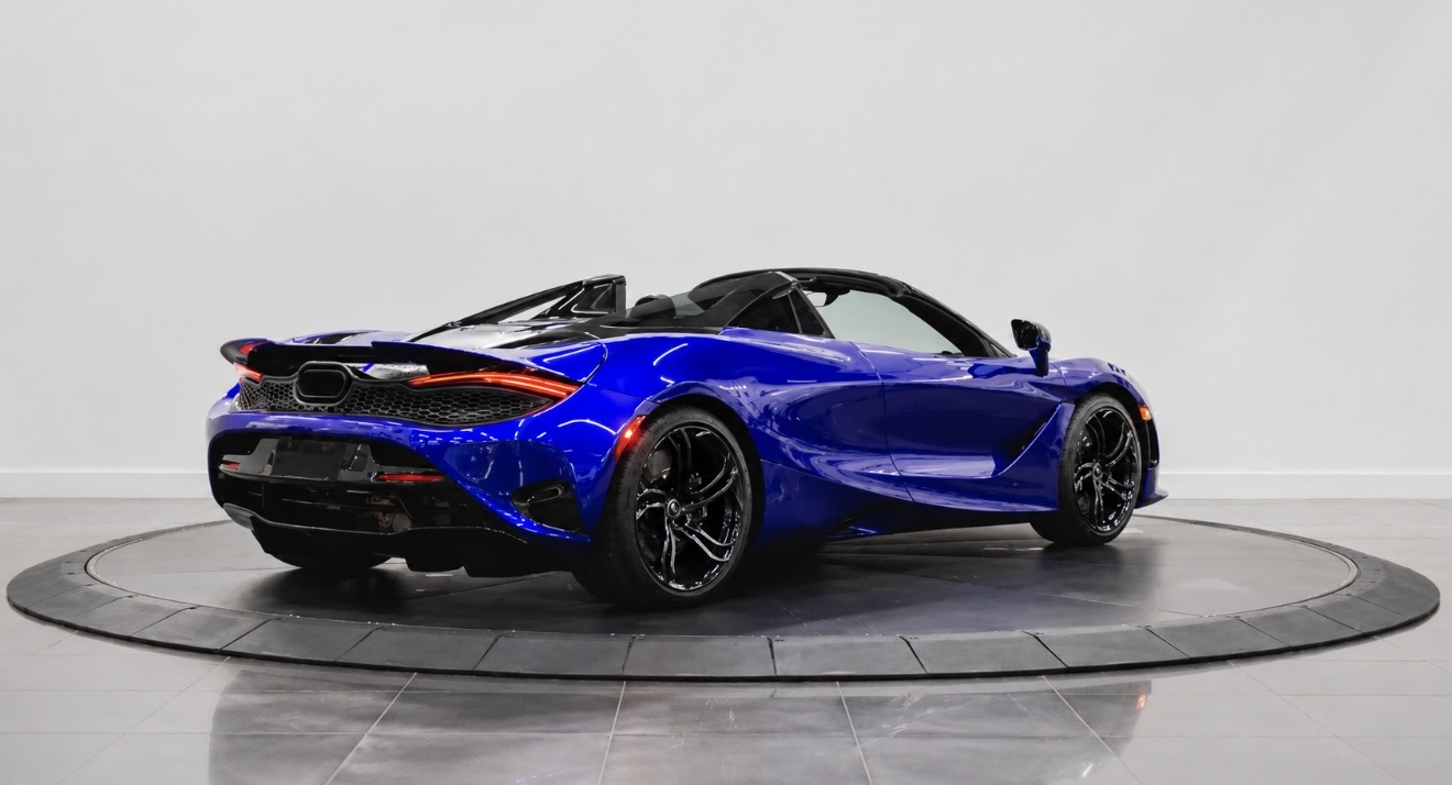Used 2024 McLaren 750S Spider RWD image 2