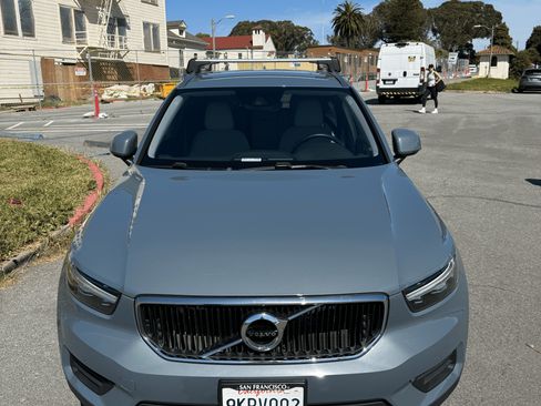 Used 2020 Volvo XC40 T5 Momentum w/ Premium Package image 5
