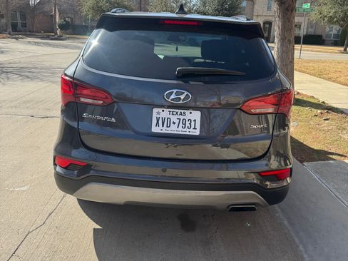Used 2017 Hyundai Santa Fe Sport image 2