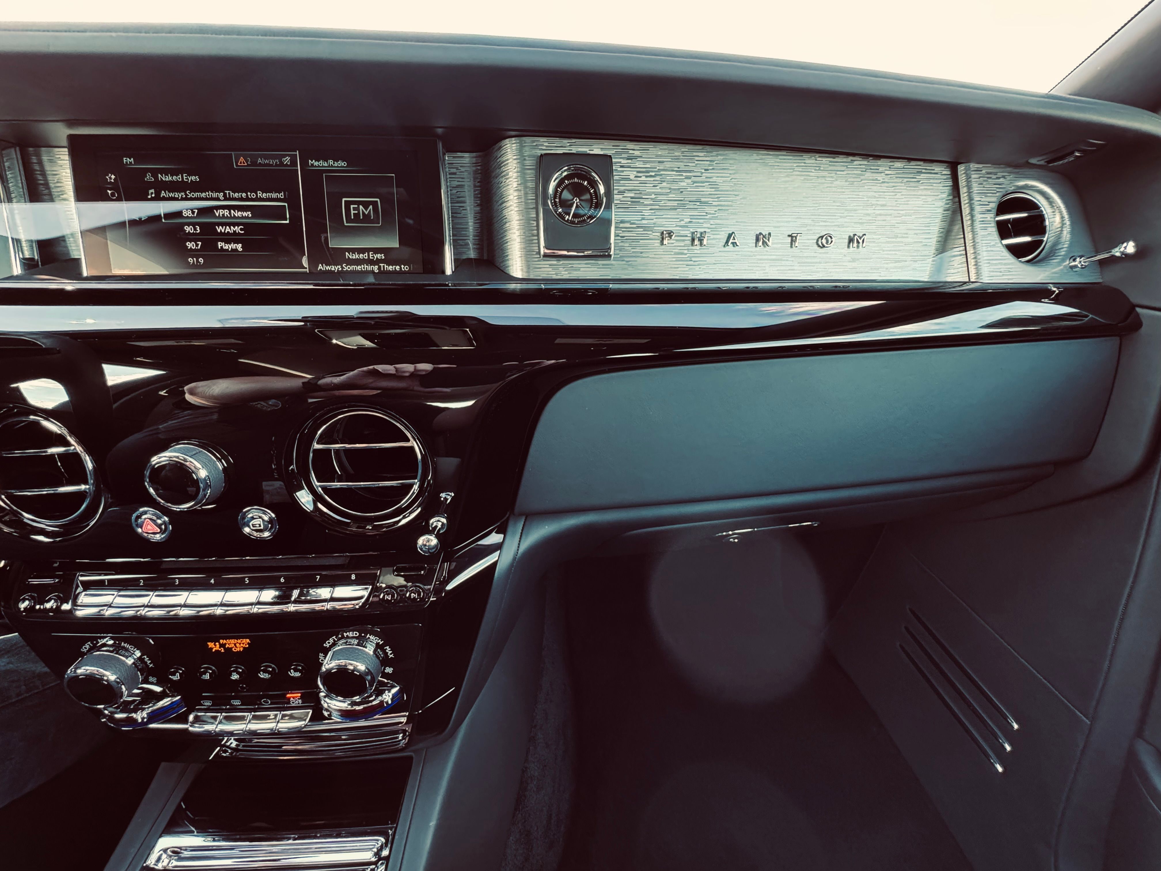 Used 2022 Rolls-Royce Phantom Sedan w/ The Phantom Package RWD image 26