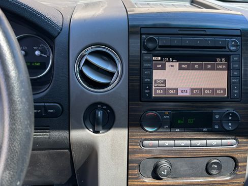 Used 2007 Lincoln Mark LT 4x4 image 6