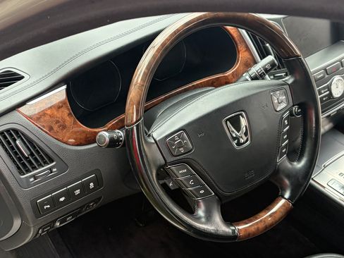 Used 2013 Hyundai Equus Signature RWD image 8