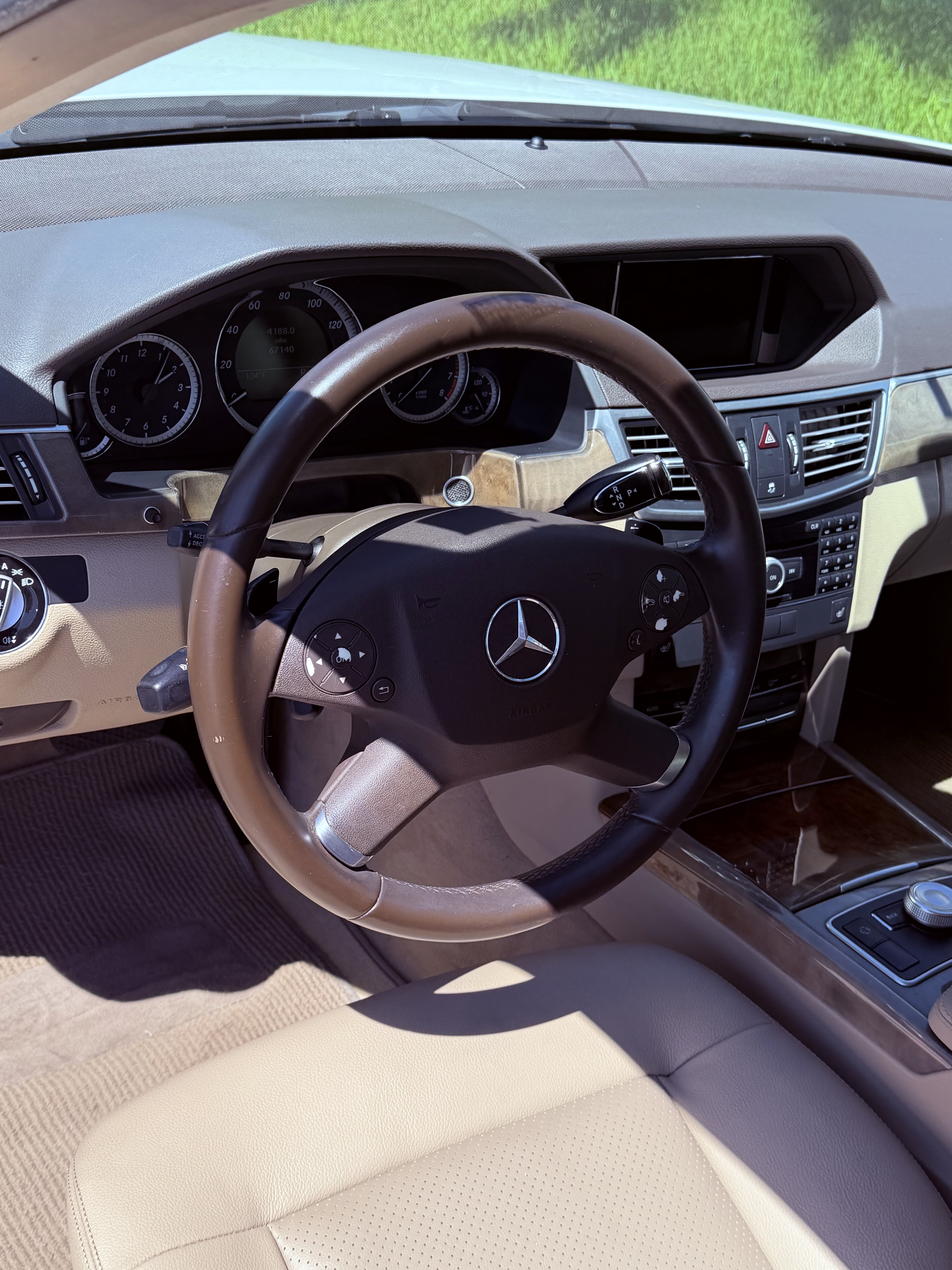 Used 2010 Mercedes-Benz E 350 4MATIC Sedan image 6