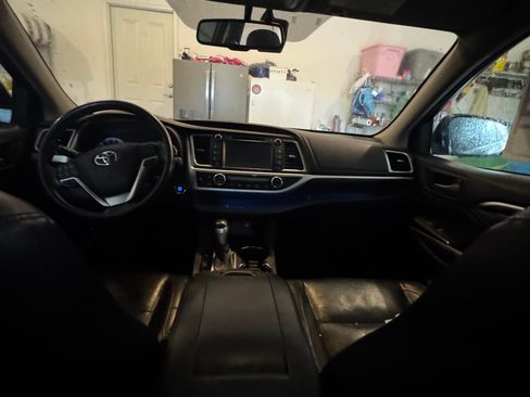 Used 2015 Toyota Highlander Limited w/ Driver Technology Package image 18