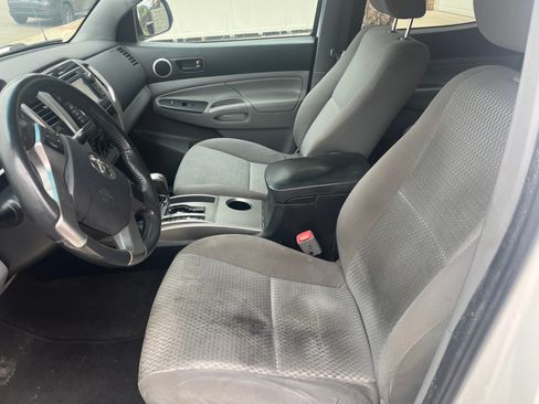 Used 2013 Toyota Tacoma PreRunner w/ SR5 Pkg RWD image 8