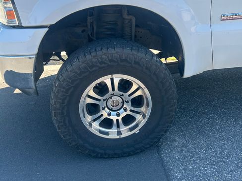 Used 2005 Ford F250 Lariat AWD/4WD image 8