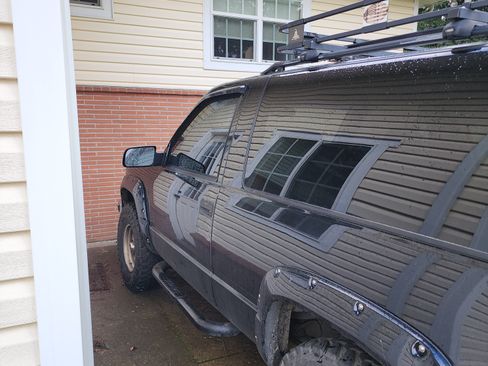 Used 1998 Chevrolet Tahoe 4WD 2-Door w/ Preferred Equipment Group 2 image 12