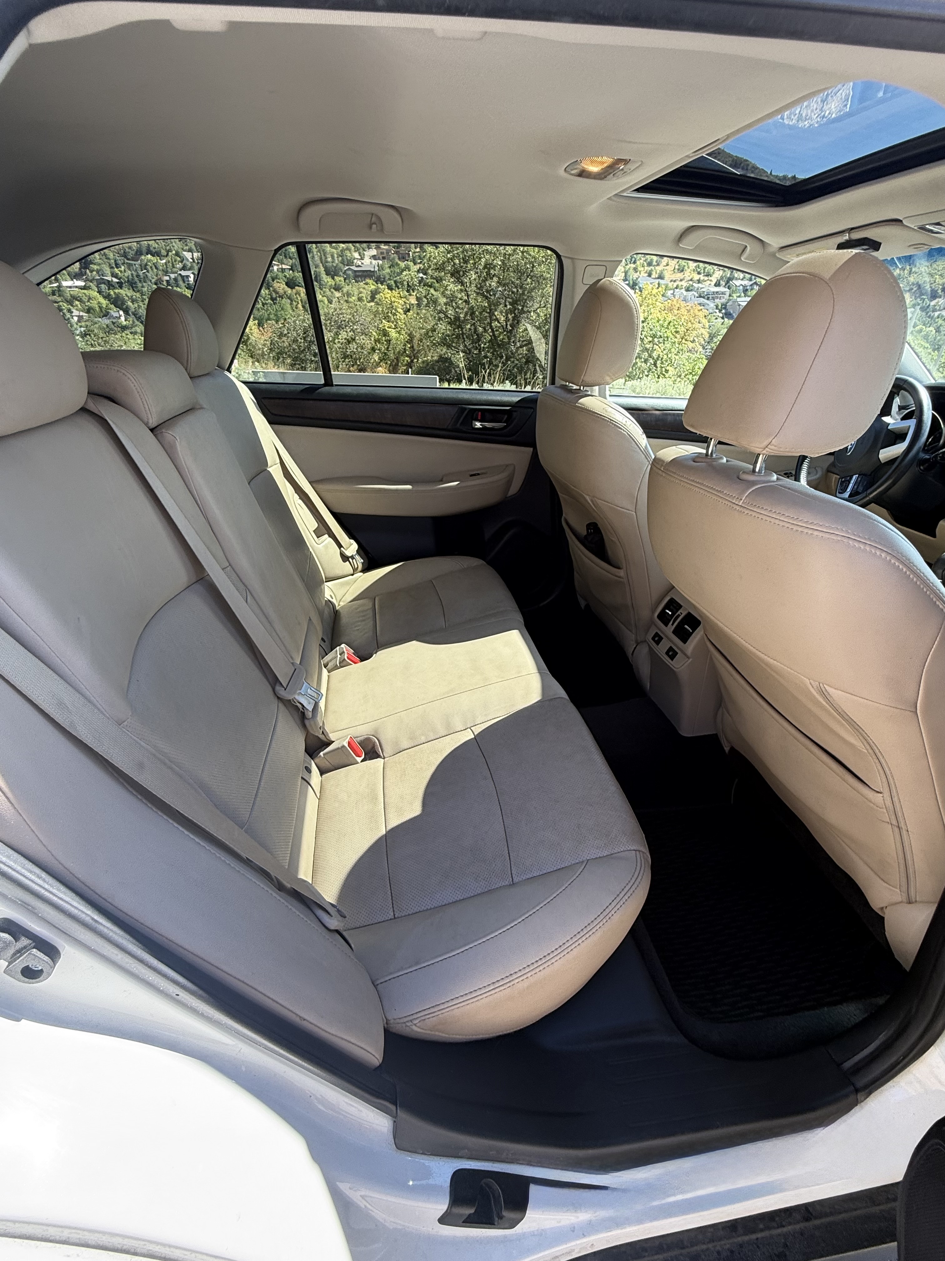 Used 2015 Subaru Outback 2.5i Limited AWD/4WD image 6