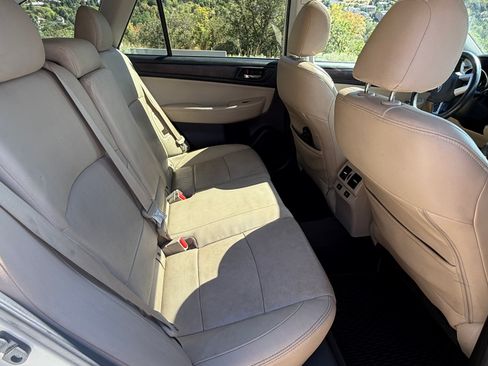 Used 2015 Subaru Outback 2.5i Limited AWD/4WD image 6