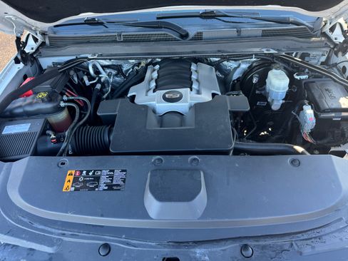 Used 2017 Cadillac Escalade ESV Premium Luxury image 15