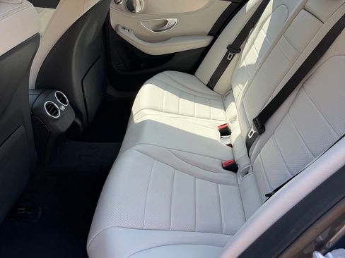 Used 2015 Mercedes-Benz C 300 4MATIC Sedan image 5