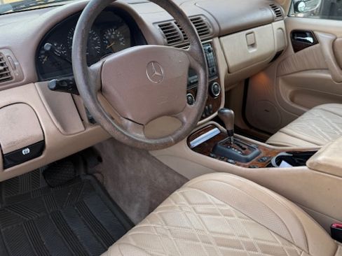 Used 2002 Mercedes-Benz ML 320 4MATIC image 8