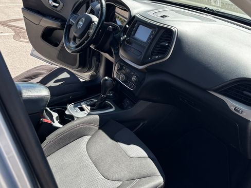 Used 2015 Jeep Cherokee Latitude image 9