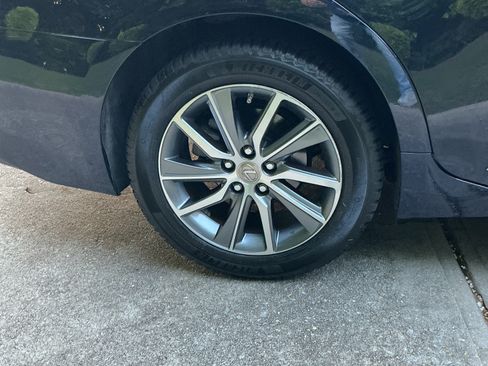 Used 2018 Lexus ES 300h FWD image 13