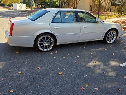 Used 2006 Cadillac DTS Performance image 6