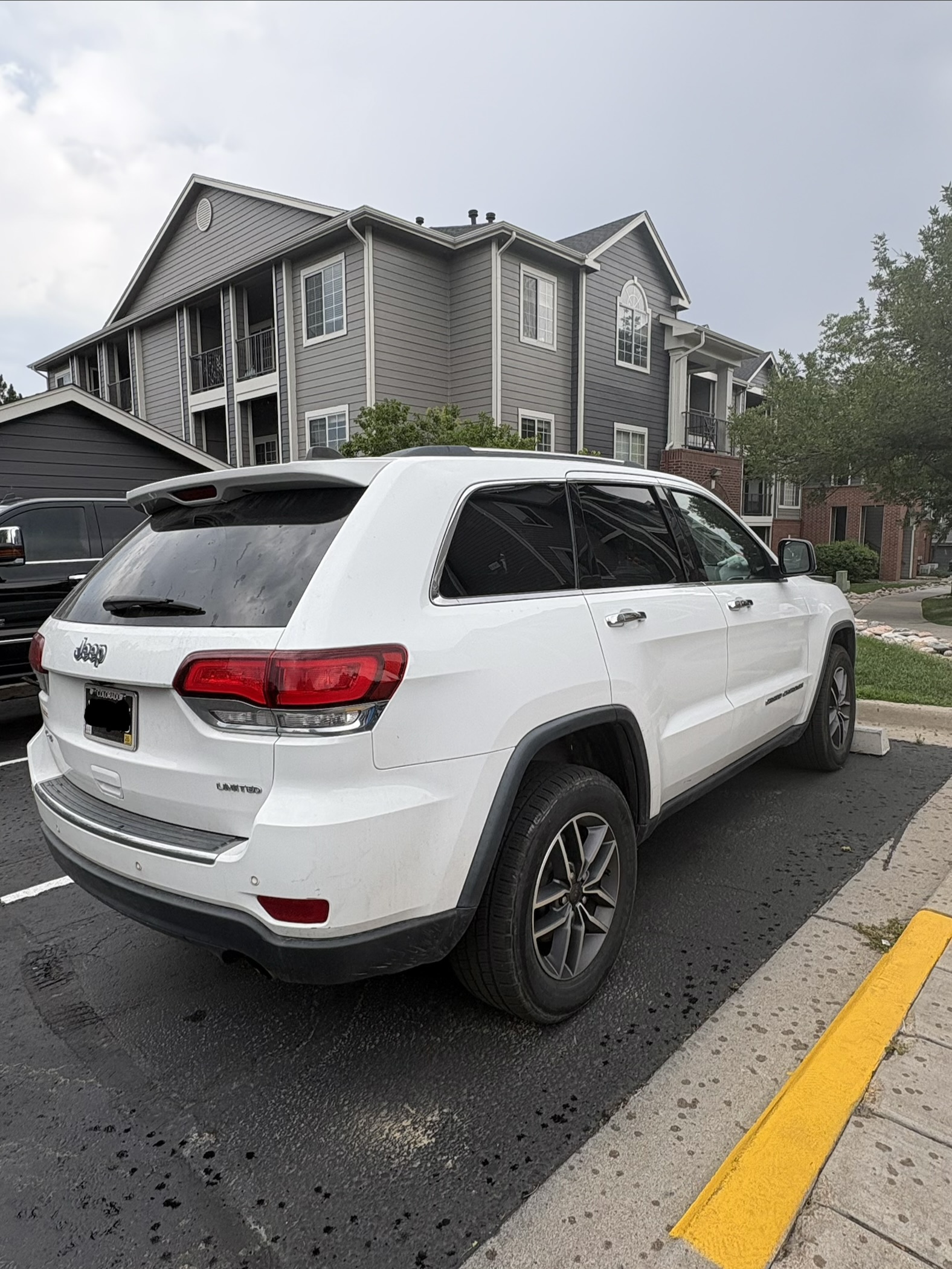 Used 2021 Jeep Grand Cherokee Limited AWD/4WD image 10