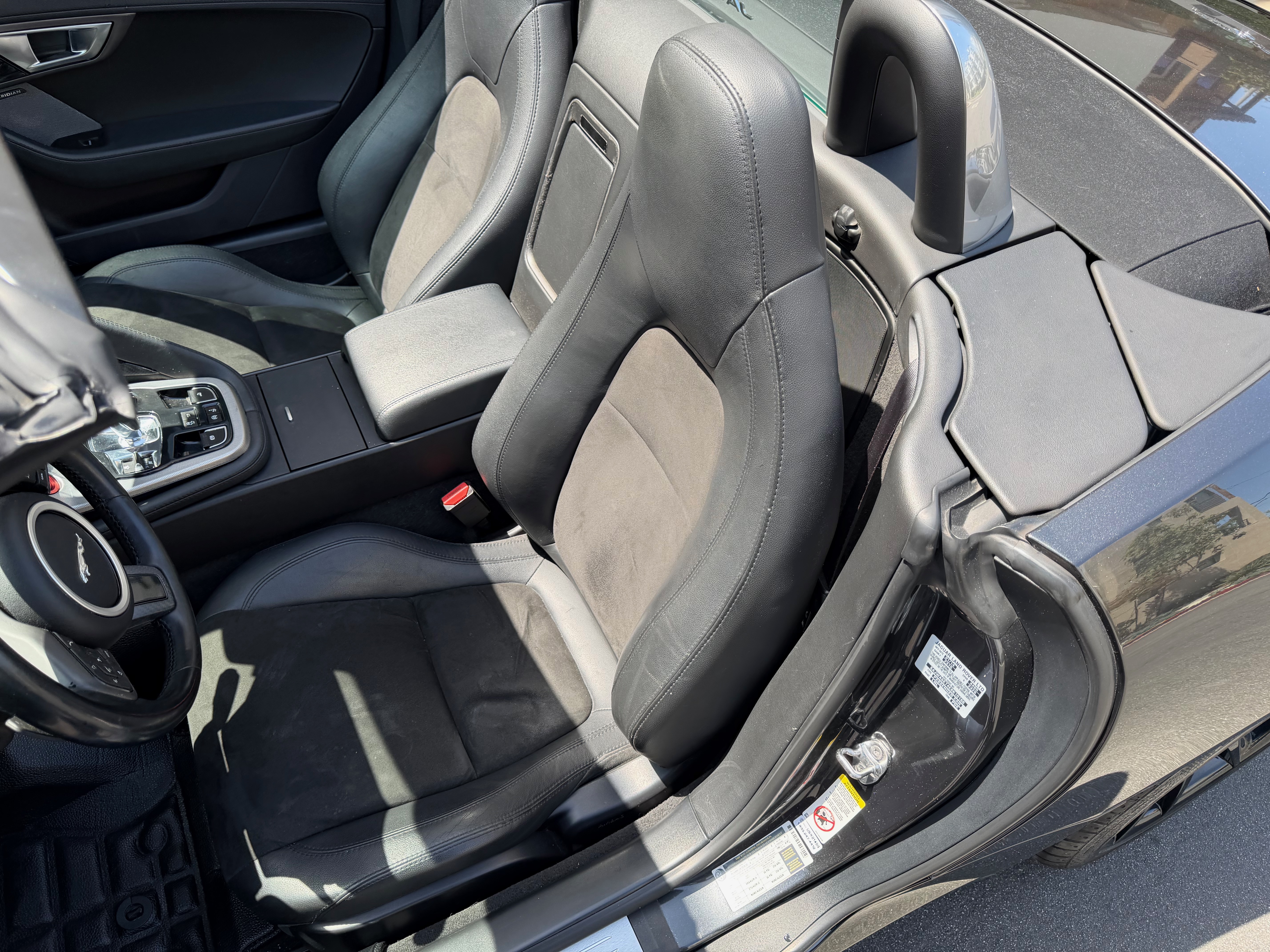 Used 2014 Jaguar F-TYPE Convertible RWD image 17