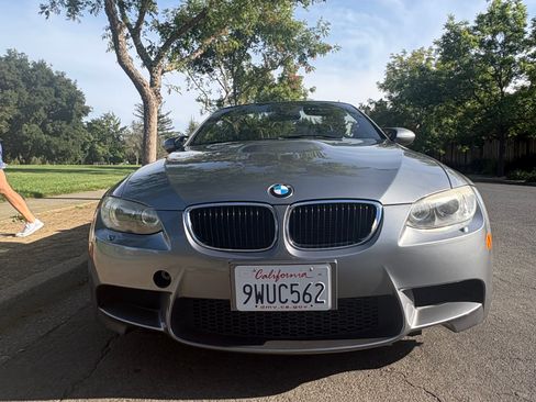Used 2011 BMW M3 Convertible w/ Convenience Pkg RWD image 6