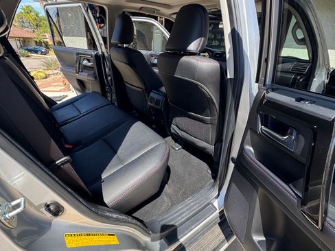 Used 2018 Toyota 4Runner TRD Off-Road Premium w/ Convenience Package image 8