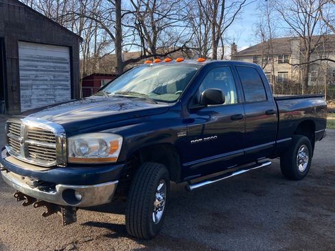 Used 2006 Dodge Ram 2500 Truck SLT image 1