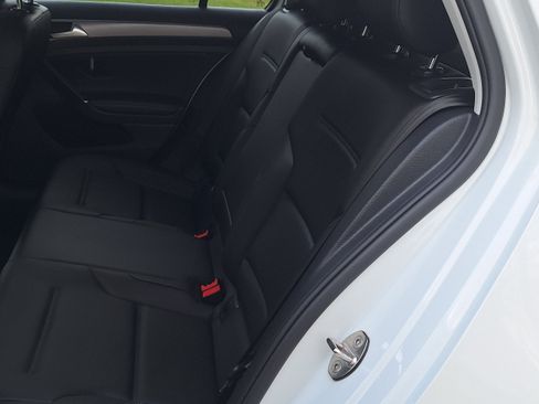 Used 2017 Volkswagen Golf Wolfsburg Edition image 10