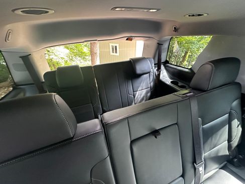 Used 2018 Chevrolet Tahoe Premier AWD/4WD image 17