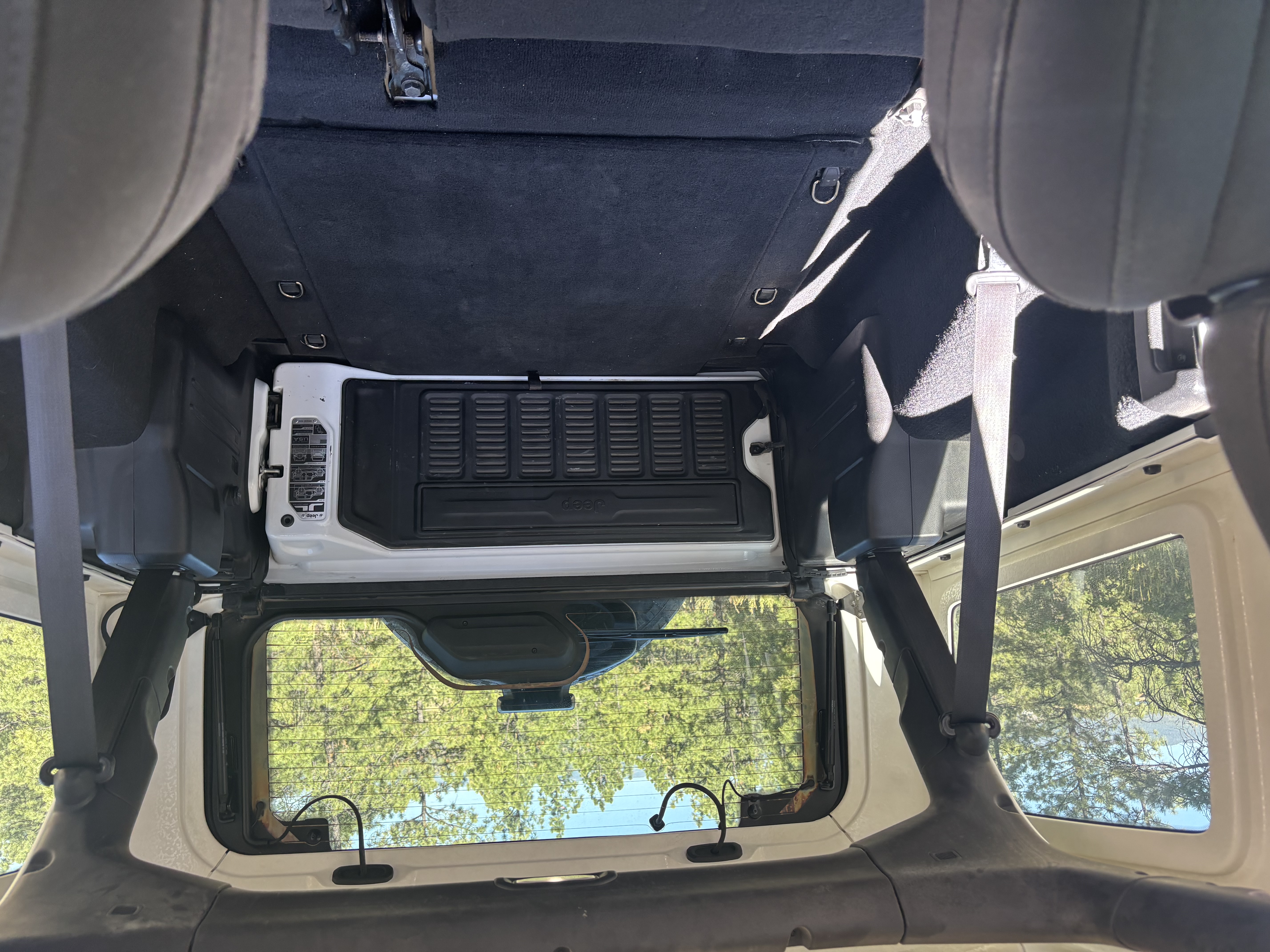Used 2019 Jeep Wrangler Unlimited Sahara w/ Safety Group AWD/4WD image 14