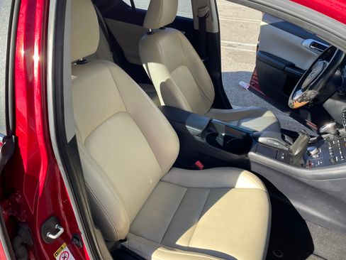 Used 2012 Lexus CT 200h 200h Hatchback 4D image 12