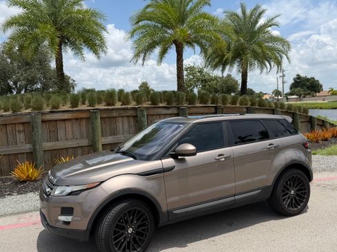 Used 2015 Land Rover Range Rover Evoque Pure Plus AWD/4WD image 11