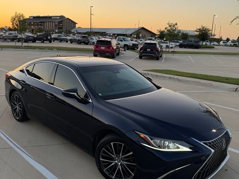 Used 2022 Lexus ES 350 w/ Premium Package FWD image 9