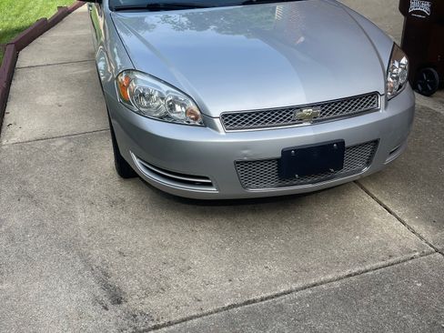 Used 2014 Chevrolet Impala LT w/ LT Sunroof Package FWD image 4