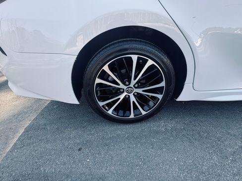 Used 2018 Toyota Camry SE w/ Moonroof Package image 20