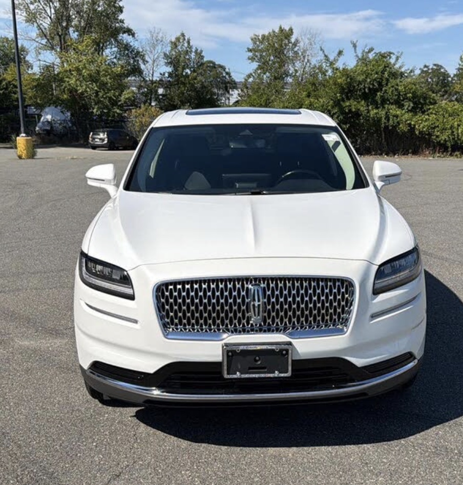 Used 2023 Lincoln Nautilus Reserve w/ Luxury Package AWD/4WD image 1