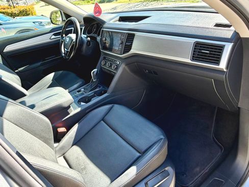 Used 2018 Volkswagen Atlas SE image 11
