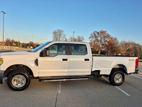 Used 2019 Ford F350 XL w/ XL Value Package image 2