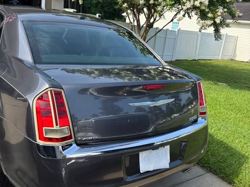 Used 2014 Chrysler 300 C AWD/4WD image 5