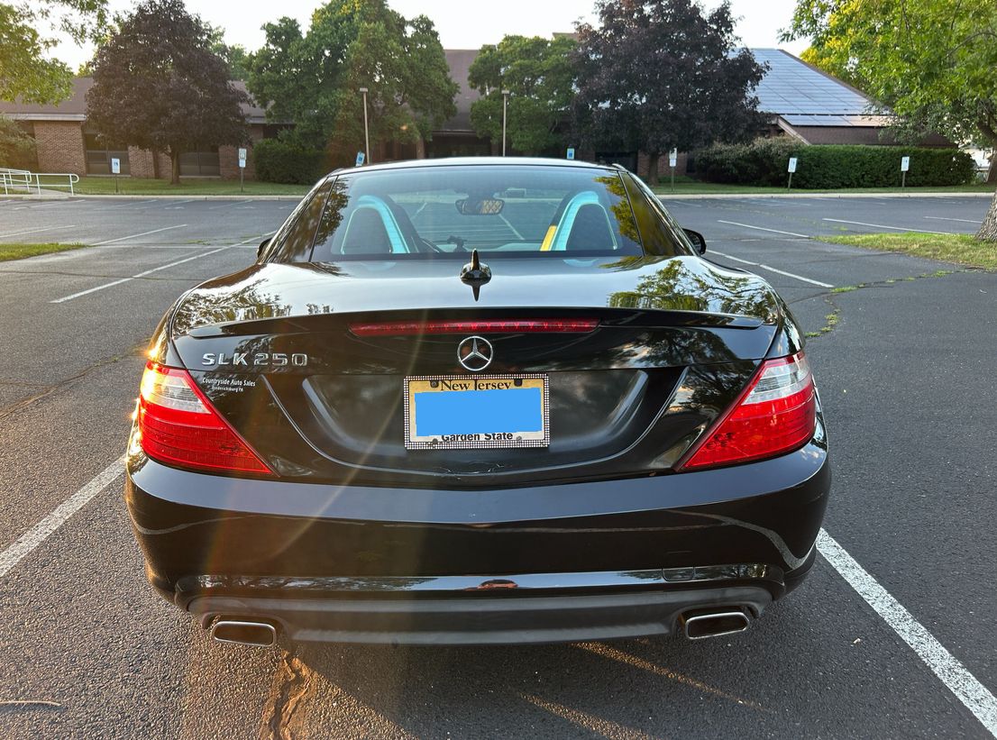 Used 2012 Mercedes-Benz SLK 250 image 12