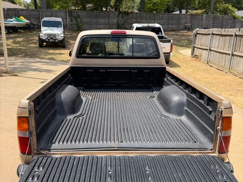 Used 2000 Toyota Tacoma PreRunner w/ Value Pkg RWD image 9