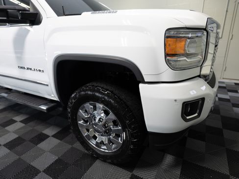 Used 2018 GMC Sierra 2500 Denali w/ Duramax Plus Package image 6