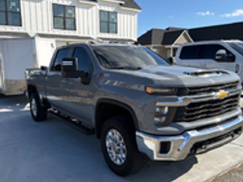 Used 2024 Chevrolet Silverado 2500 LT image 6