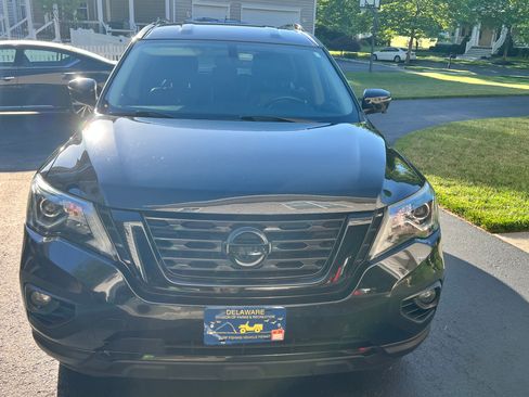 Used 2018 Nissan Pathfinder SL w/ Midnight Edition Package AWD/4WD image 2