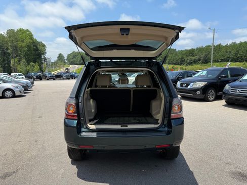 Used 2015 Land Rover LR2 HSE image 12